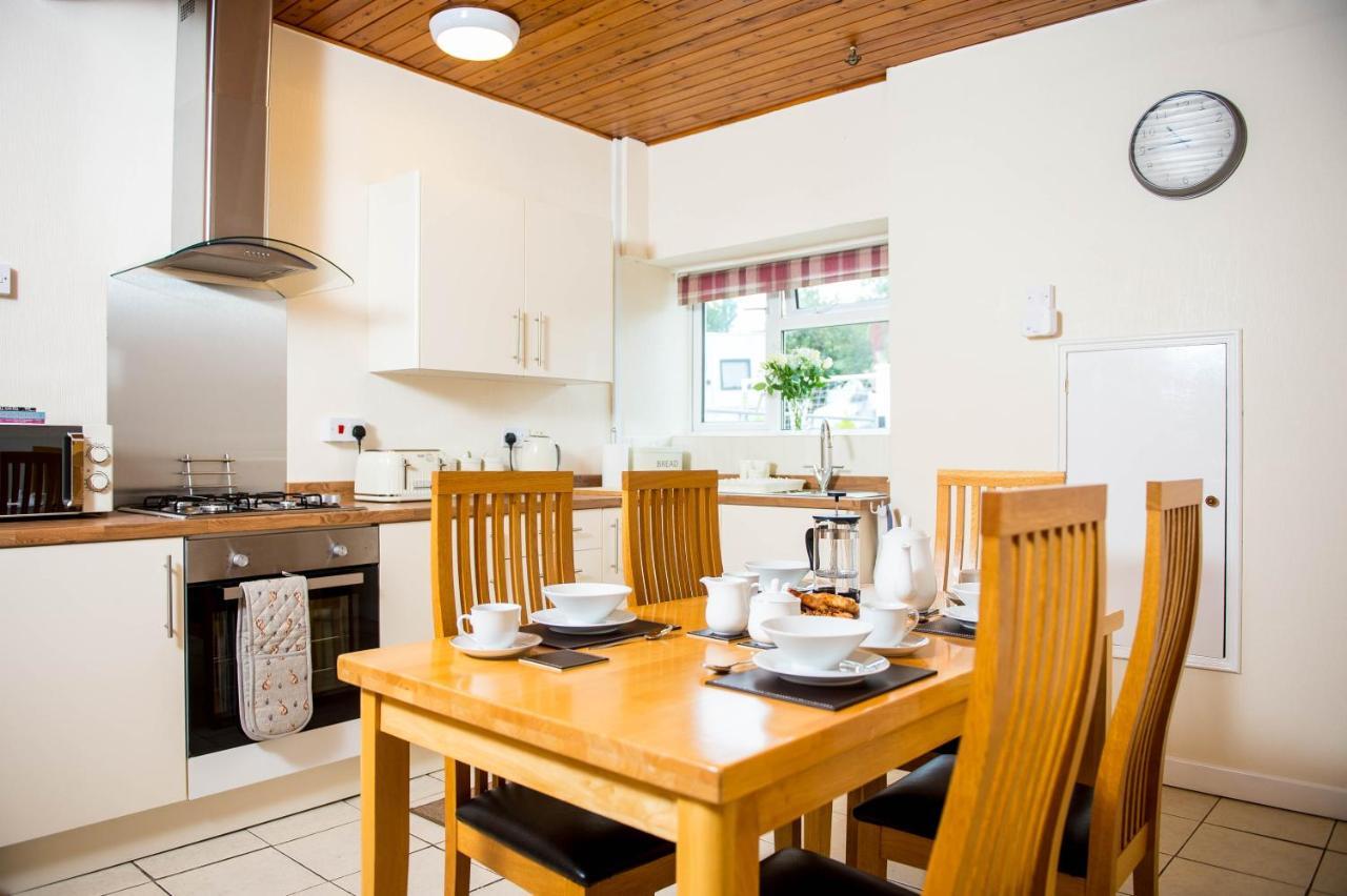 Awel Taf- Central Cottage Ideal For Families, With Parking St Clears Extérieur photo