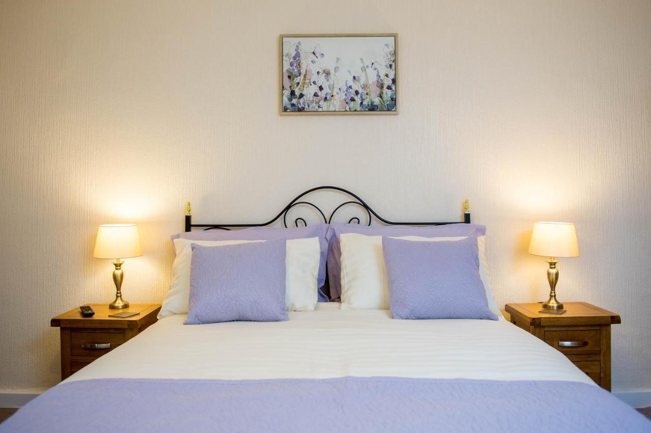 Awel Taf- Central Cottage Ideal For Families, With Parking St Clears Extérieur photo